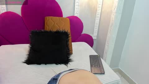   online show from 02-25-25, 03:20