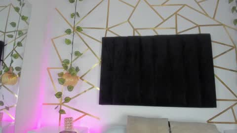 Amber online show from 01-30-25, 07:37