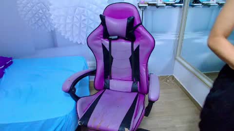 Snapshot of ambel_rose chatting on 05-11-26, 02:06 ambel_rose online show from 05-11-26, 02:06