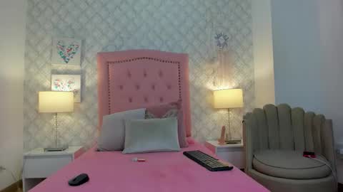 Snapshot of amber__ferrera chatting on 12-15-25, 08:02 amber ferrera online show from 12-15-25, 08:02