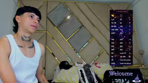 Snapshot of amber_adams_ chatting on 11-04-25, 02:49 Amber online show from 11-04-25, 02:49