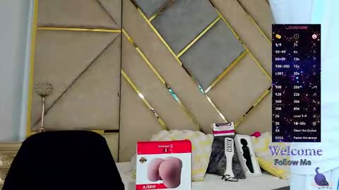 Snapshot of amber_adams_ chatting on 11-09-25, 05:11 Amber online show from 11-09-25, 05:11