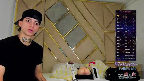 Snapshot of amber_adams_ chatting on 11-11-25, 02:39 Amber online show from 11-11-25, 02:39