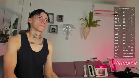 Snapshot of amber_adams_ chatting on 12-14-25, 03:06 Amber online show from 12-14-25, 03:06