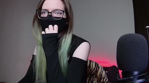 Snapshot of amber_candyfloss chatting on 12-15-24, 12:07 Amber non-nude model online show from 12-15-24, 12:07