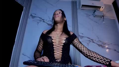 Amber online show from 03-08-26, 01:47