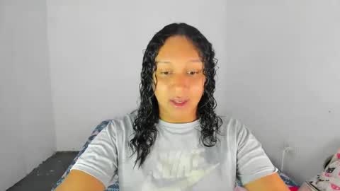 Snapshot of amber_lee20 chatting on 09-23-25, 07:39 LUISA online show from 09-23-25, 07:39