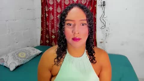 Snapshot of amber_lee20 chatting on 05-01-26, 12:04 LUISA online show from 05-01-26, 12:04