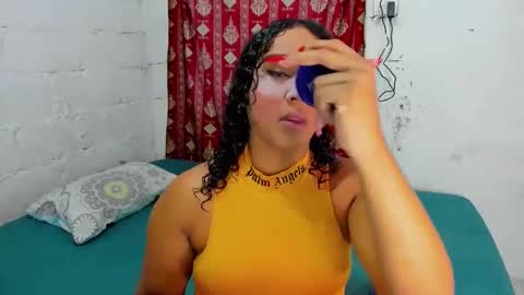Snapshot of amber_lee20 chatting on 05-02-26, 12:04 LUISA online show from 05-02-26, 12:04