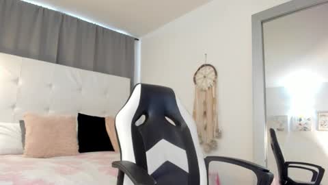 Amber Novoa online show from 02-08-26, 01:36