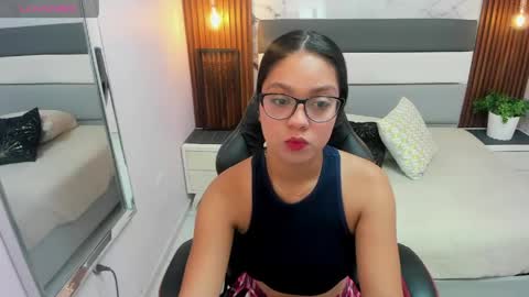  AMBER PEARSON  online show from 04-30-26, 01:06