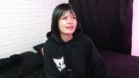 Snapshot of amber_rouss chatting on 12-29-24, 07:39 ROUSS online show from 12-29-24, 07:39