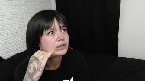 Snapshot of amber_rouss chatting on 01-04-25, 05:05 ROUSS online show from 01-04-25, 05:05