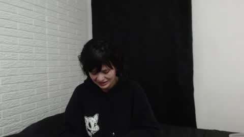 Snapshot of amber_rouss chatting on 02-21-25, 03:23 ROUSS online show from 02-21-25, 03:23