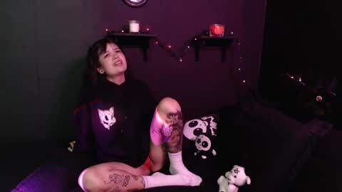 Snapshot of amber_rouss chatting on 10-10-25, 12:31 ROUSS online show from 10-10-25, 12:31