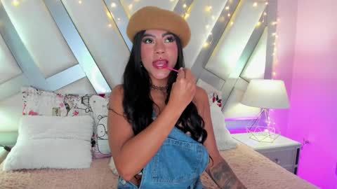 Snapshot of amber_villalobos chatting on 01-29-25, 03:54 Tell me Amber online show from 01-29-25, 03:54