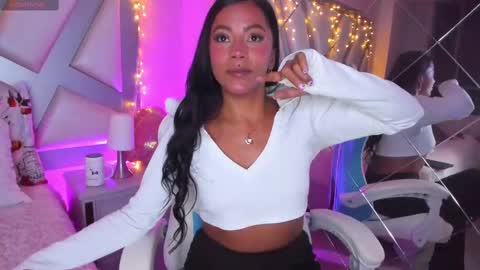 Snapshot of amber_villalobos chatting on 02-12-25, 03:51 Tell me Amber online show from 02-12-25, 03:51