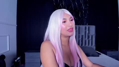 Amber Ashford online show from 09-18-25, 03:30