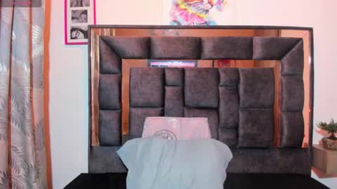 Snapshot of amberbeckeer chatting on 11-23-25, 02:11 Amber online show from 11-23-25, 02:11