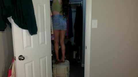 Snapshot of amberbunny1 chatting on 11-11-25, 11:43 Amber 3 online show from 11-11-25, 11:43