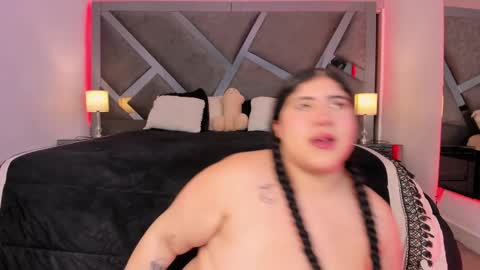 Snapshot of amberinihoffman chatting on 02-18-25, 11:55 Amber online show from 02-18-25, 11:55