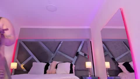 Snapshot of amberinihoffman chatting on 02-19-25, 11:49 Amber online show from 02-19-25, 11:49