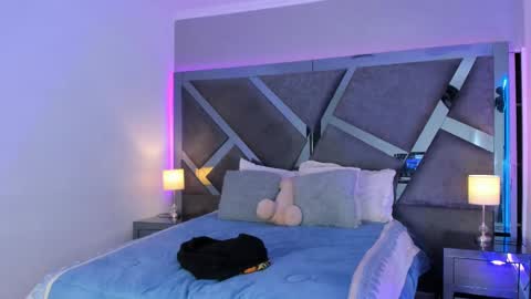 Snapshot of amberinihoffman chatting on 03-04-25, 11:51 Amber online show from 03-04-25, 11:51