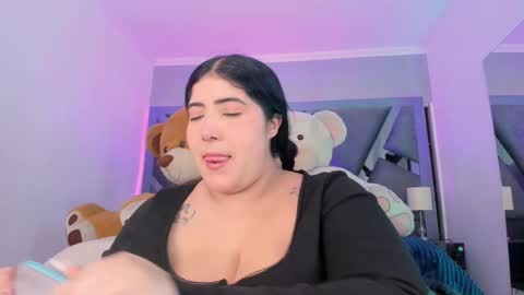 Snapshot of amberinihoffman chatting on 10-10-25, 12:04 Amber online show from 10-10-25, 12:04