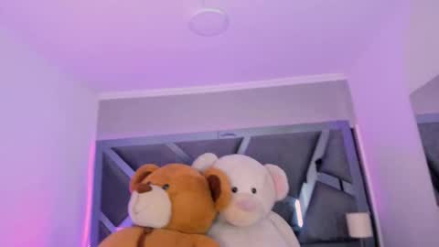 Snapshot of amberinihoffman chatting on 10-11-25, 11:53 Amber online show from 10-11-25, 11:53