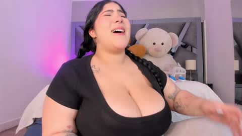 Snapshot of amberinihoffman chatting on 10-18-25, 11:55 Amber online show from 10-18-25, 11:55