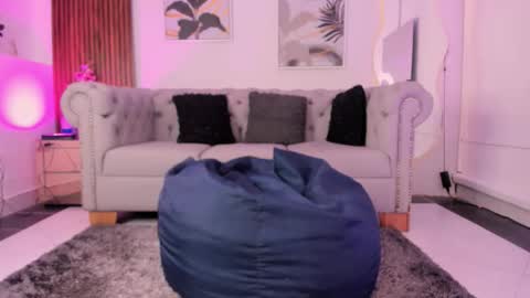 Snapshot of amberinihoffman chatting on 10-19-25, 12:28 Amber online show from 10-19-25, 12:28