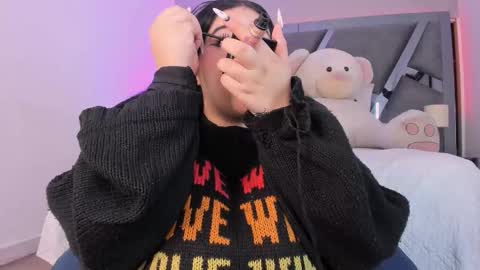 Snapshot of amberinihoffman chatting on 10-27-25, 12:09 Amber online show from 10-27-25, 12:09