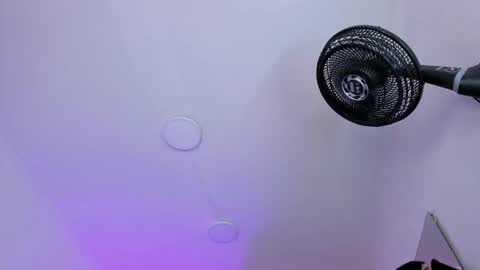 Snapshot of amberinihoffman chatting on 10-30-25, 11:33 Amber online show from 10-30-25, 11:33