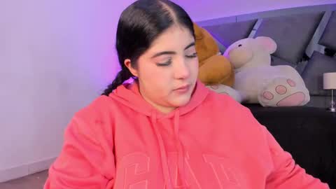 Snapshot of amberinihoffman chatting on 11-16-25, 11:27 Amber online show from 11-16-25, 11:27