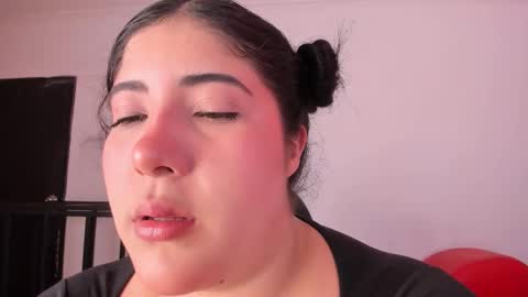 Amber  online show from 02-12-26, 12:00