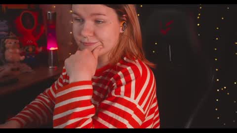 Snapshot of amberlyyy chatting on 12-29-24, 12:45 my name is Sonya but you can call me your favorite girl 3 online show from 12-29-24, 12:45