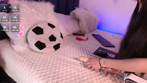 Snapshot of ambermoss_ chatting on 12-08-24, 08:41 Amber online show from 12-08-24, 08:41