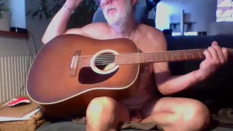 Snapshot of amberr11 chatting on 09-25-25, 01:37 Amberr11 online show from 09-25-25, 01:37