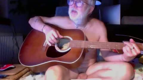 Snapshot of amberr11 chatting on 09-30-25, 10:37 Amberr11 online show from 09-30-25, 10:37