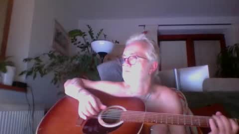 Snapshot of amberr11 chatting on 10-16-25, 11:06 Amberr11 online show from 10-16-25, 11:06