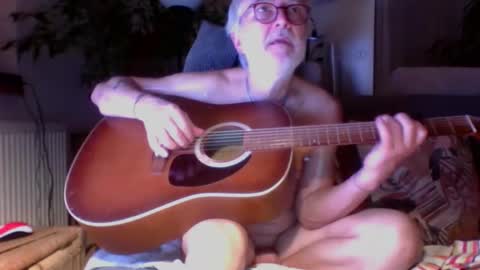 Snapshot of amberr11 chatting on 10-22-25, 10:53 Amberr11 online show from 10-22-25, 10:53