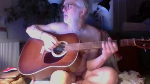 Snapshot of amberr11 chatting on 10-27-25, 11:20 Amberr11 online show from 10-27-25, 11:20