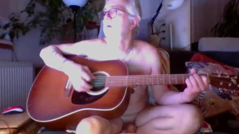 Snapshot of amberr11 chatting on 11-17-25, 12:05 Amberr11 online show from 11-17-25, 12:05