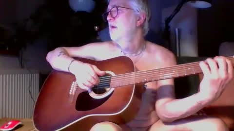 Snapshot of amberr11 chatting on 12-02-25, 11:45 Amberr11 online show from 12-02-25, 11:45