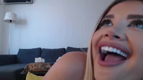 Amberseyes online show from 09-16-25, 10:05