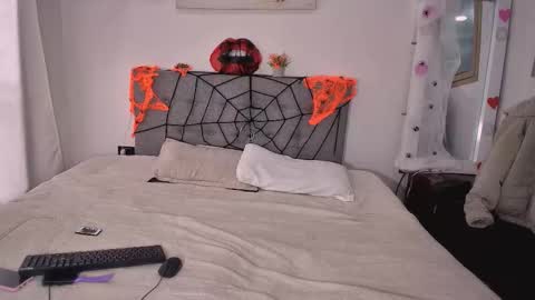 Amber  online show from 10-13-25, 07:14