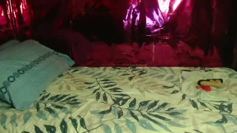 Marie online show from 01-04-25, 05:37