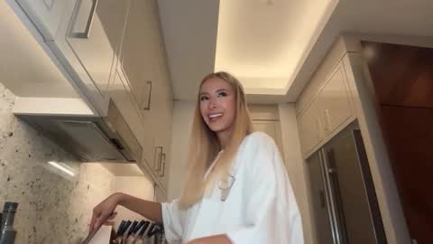 Snapshot of ambrefleur chatting on 03-06-26, 04:09 Ambre online show from 03-06-26, 04:09