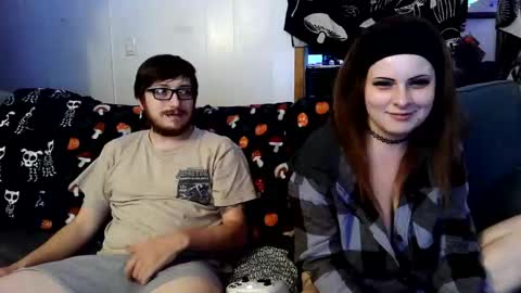 Snapshot of amburlicious chatting on 10-15-25, 02:44 amburlicious online show from 10-15-25, 02:44