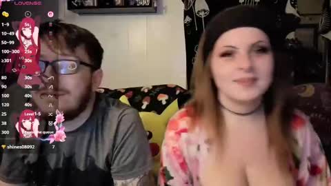 Snapshot of amburlicious chatting on 11-09-25, 04:33 amburlicious online show from 11-09-25, 04:33